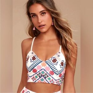 NWT Lulu’s Rhythm White Embroidered Top Large